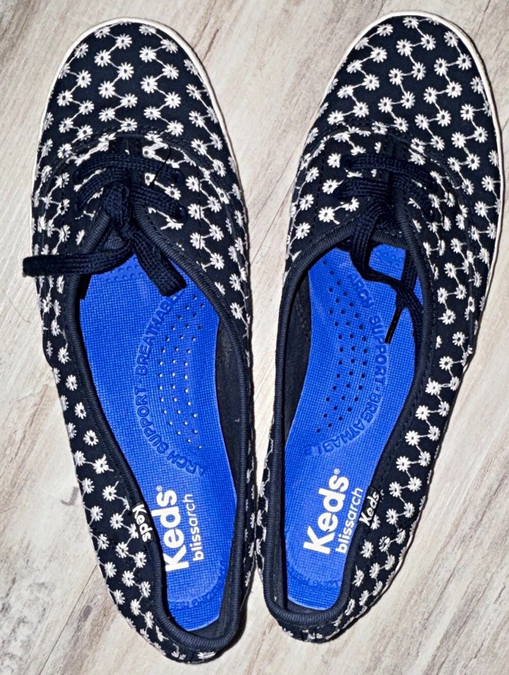 Keds Women’s Blue/White Canvas Floral Lace-Up Flats Round Toe 7M w/arch support